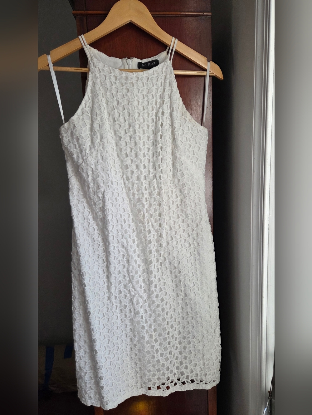 White House Black Market White Lace Sheath Dress Size 6
